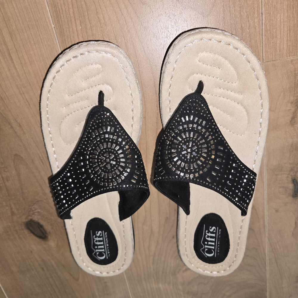 Cliffs by WHITE MOUNTAIN Black Sandals